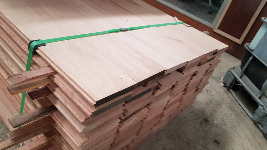 ไม้ซิมโปร อบ รางลิ้น เกรดเนเชอรัล 1x6x4.2 (20mm.x130mm.)